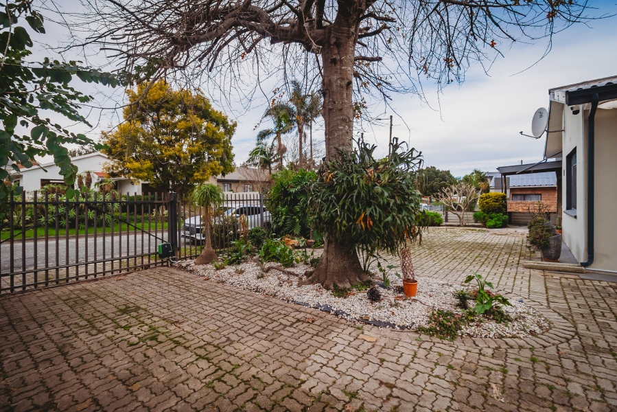 3 Bedroom Property for Sale in Denneoord Western Cape